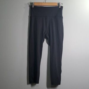 Joy Lab size small gym workout exercise yoga 3/4 length pants black